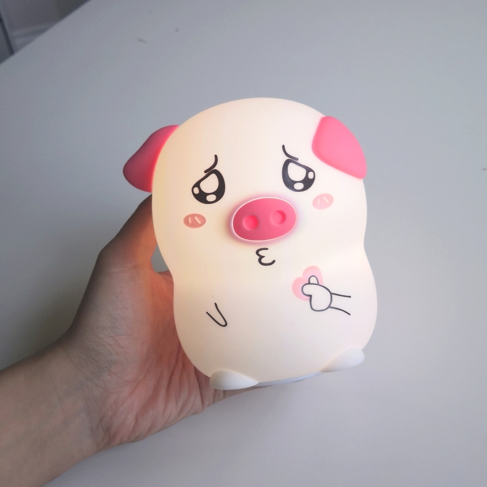 Colourful and adorable pig lamp